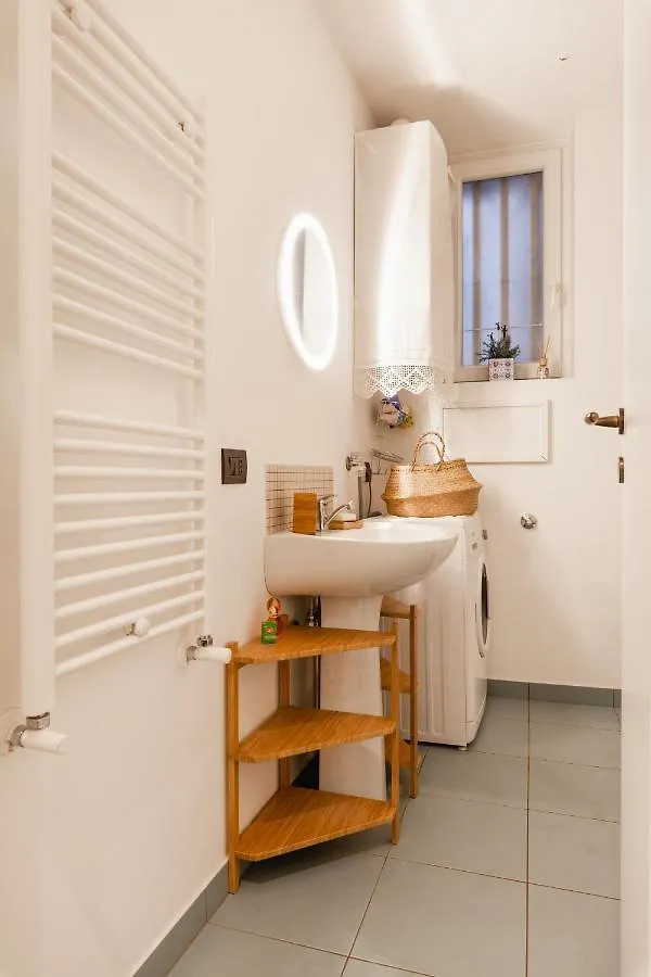 Appartamento Moderno Nel Centro Storico Naples Apartment